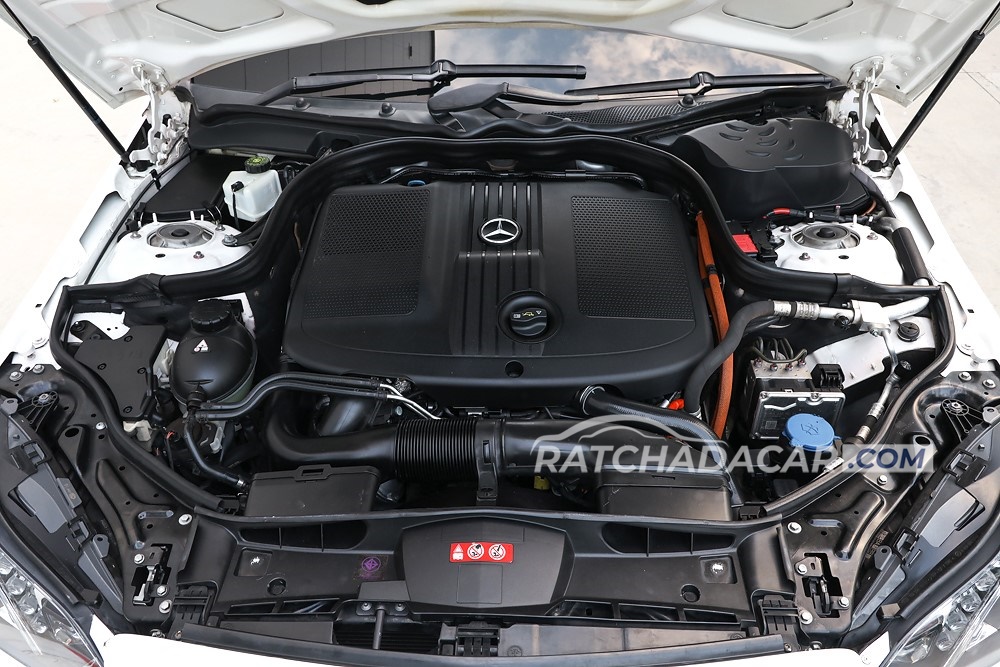 Mercedes-Benz E300 เครื่องดีเซลเทอร์โบ ไฮบริด แรง+ประหยัด ออก Benz Thailand