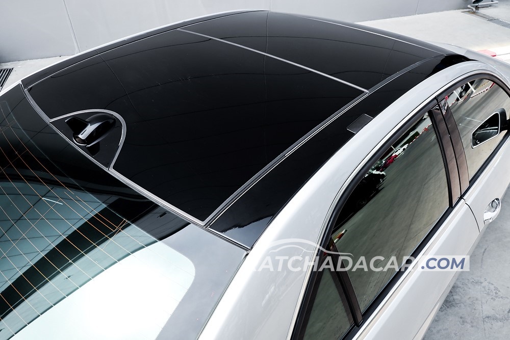 Mercedes-Benz E300 รุ่นTOPสุด AMG Dynamics หลังคาแก้ว
